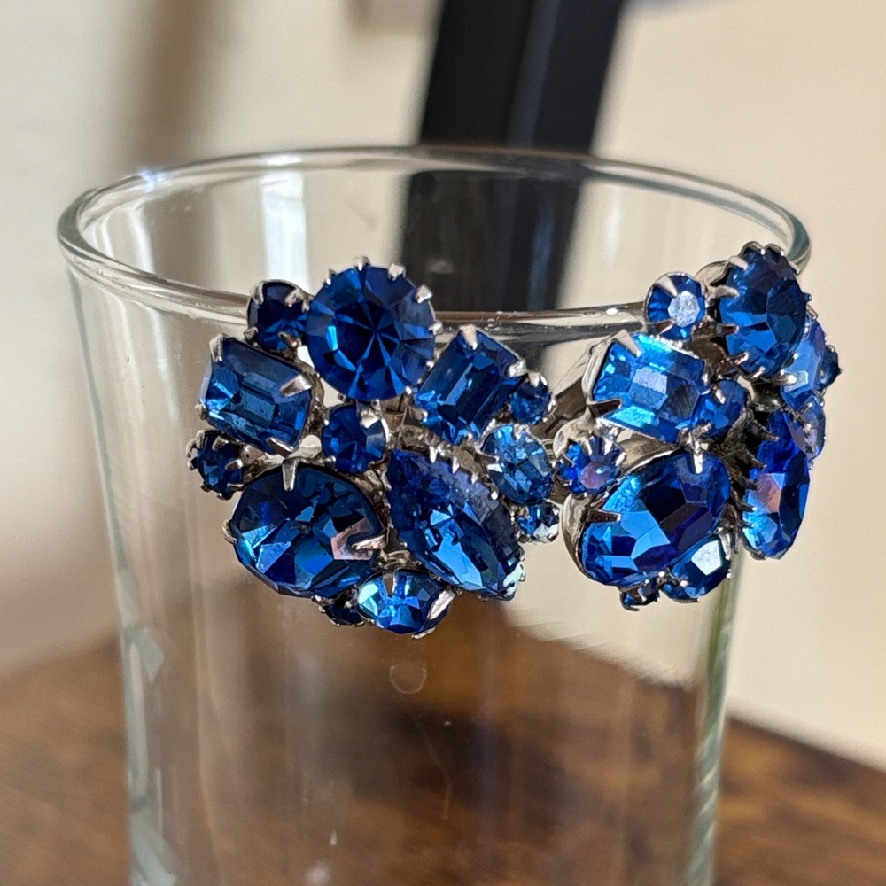 Beautiful Vintage Vogue Earrings